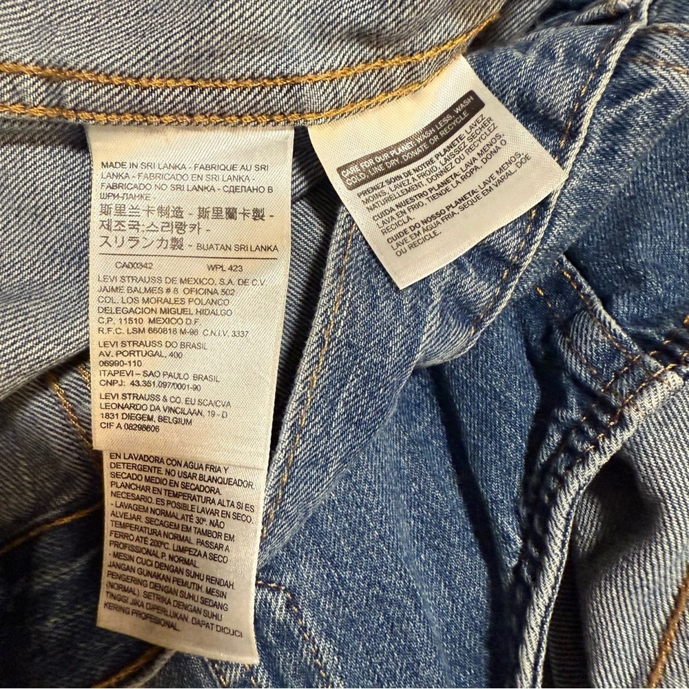 NWOT Levi's Relaxed Fit Women's Trucker Vest - Picture 4 of 6